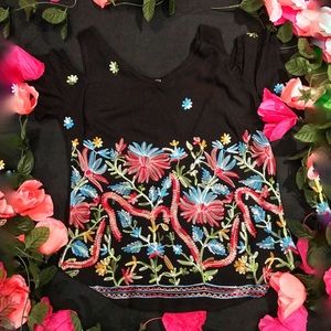 🌺🌷Beautiful Embroidered Cold Shoulder Blouse🌷🌺